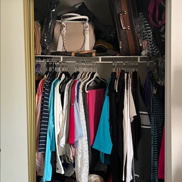 Box of great items Clothing Bundle - Picture 8 of 12